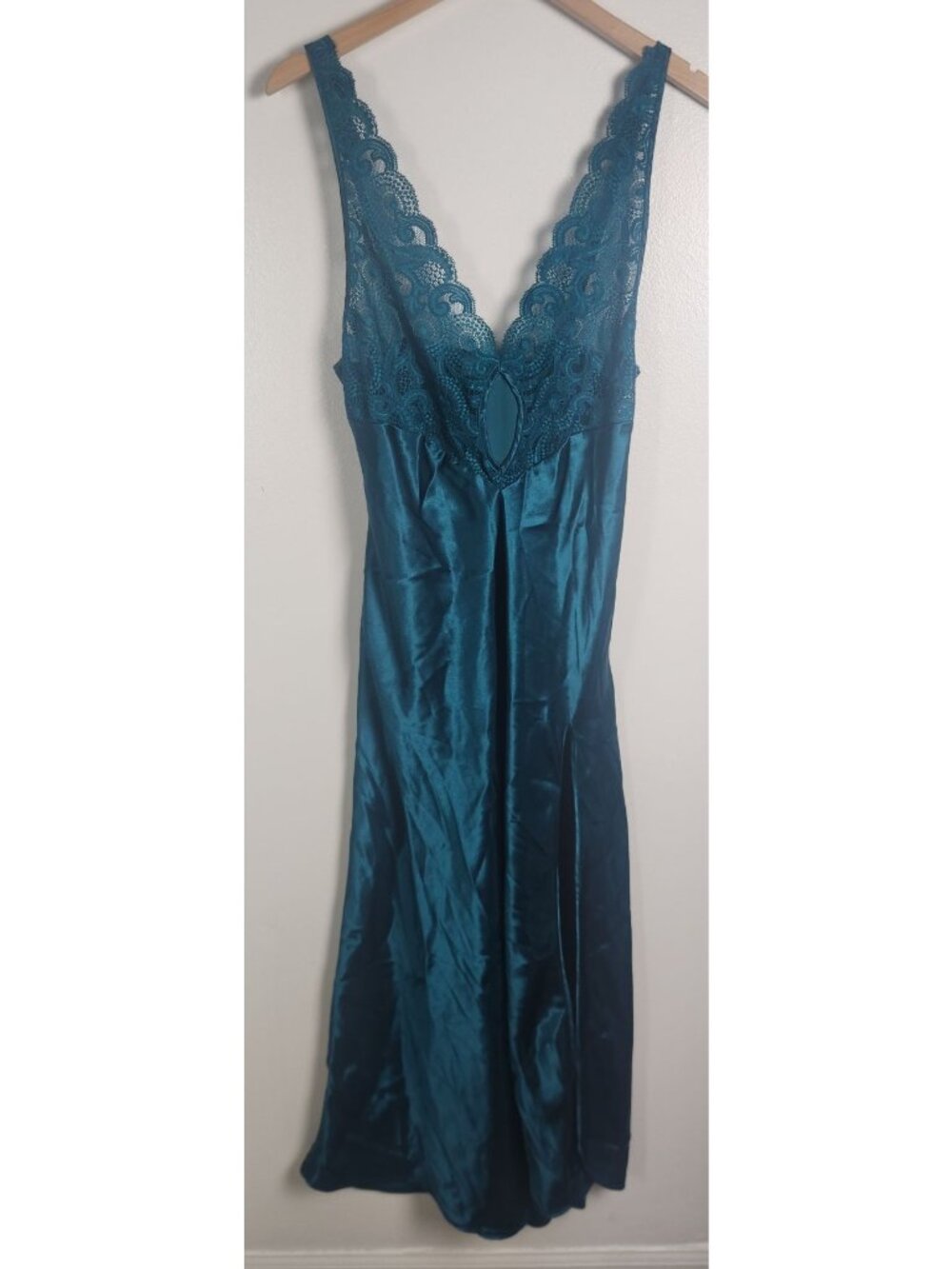 Vtg. Victoria's Secret Women's Sz. M Blue Green Satin Lace Maxi Pajama